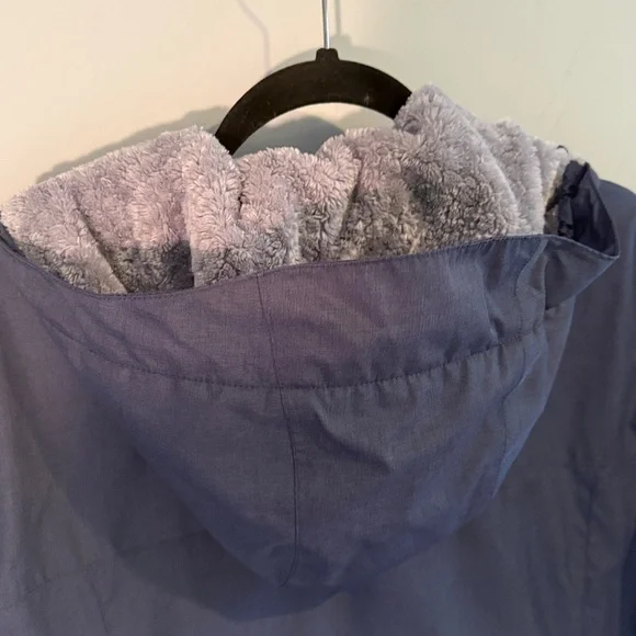 Columbia Hooded Jacket EUC - Picture 12 of 17
